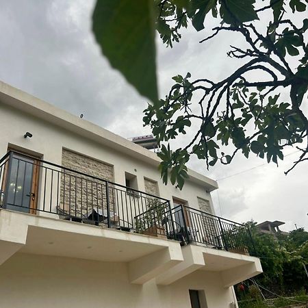 Guest House Lengo Гирокастра Экстерьер фото