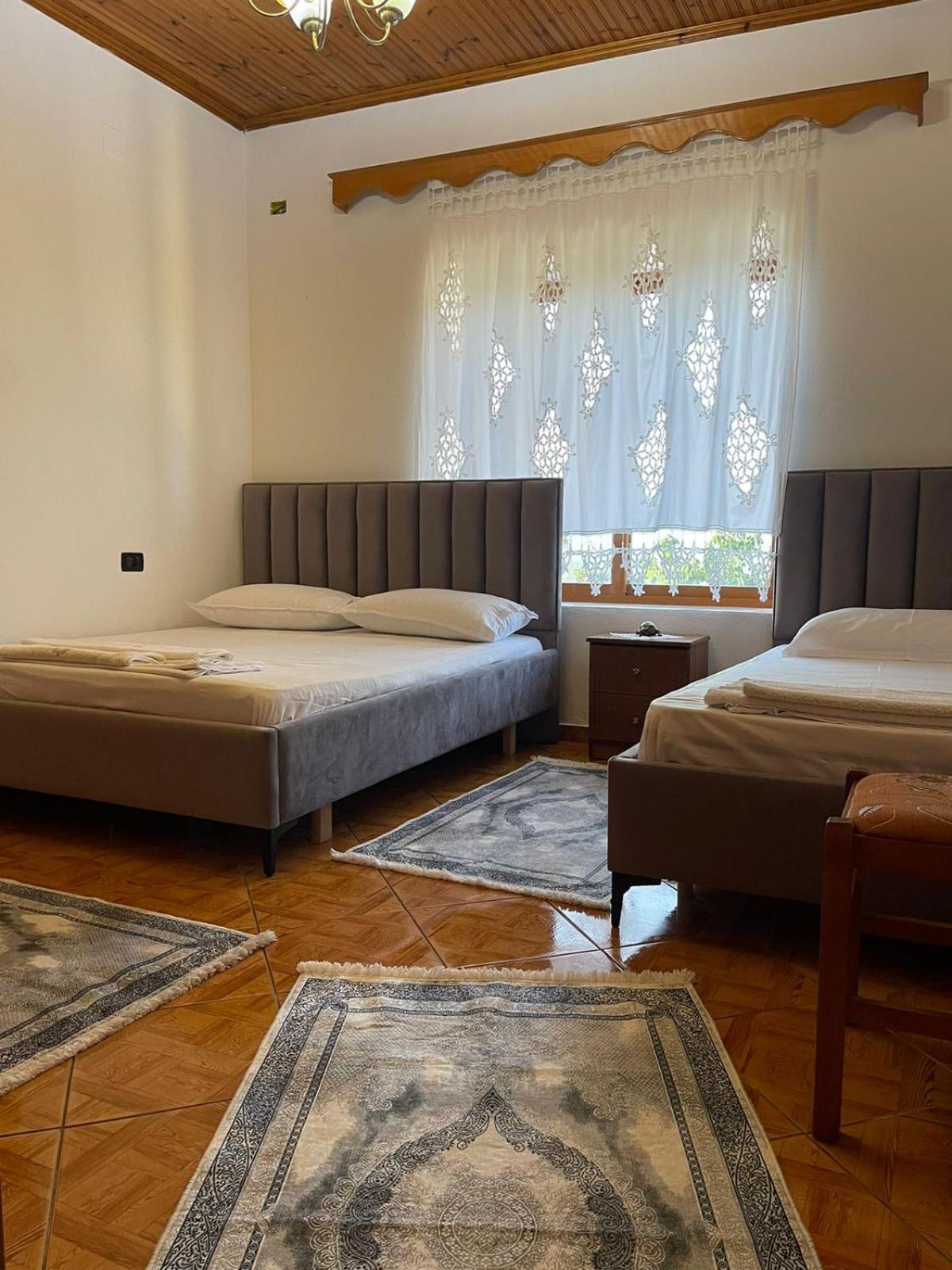 Guest House Lengo Гирокастра Экстерьер фото