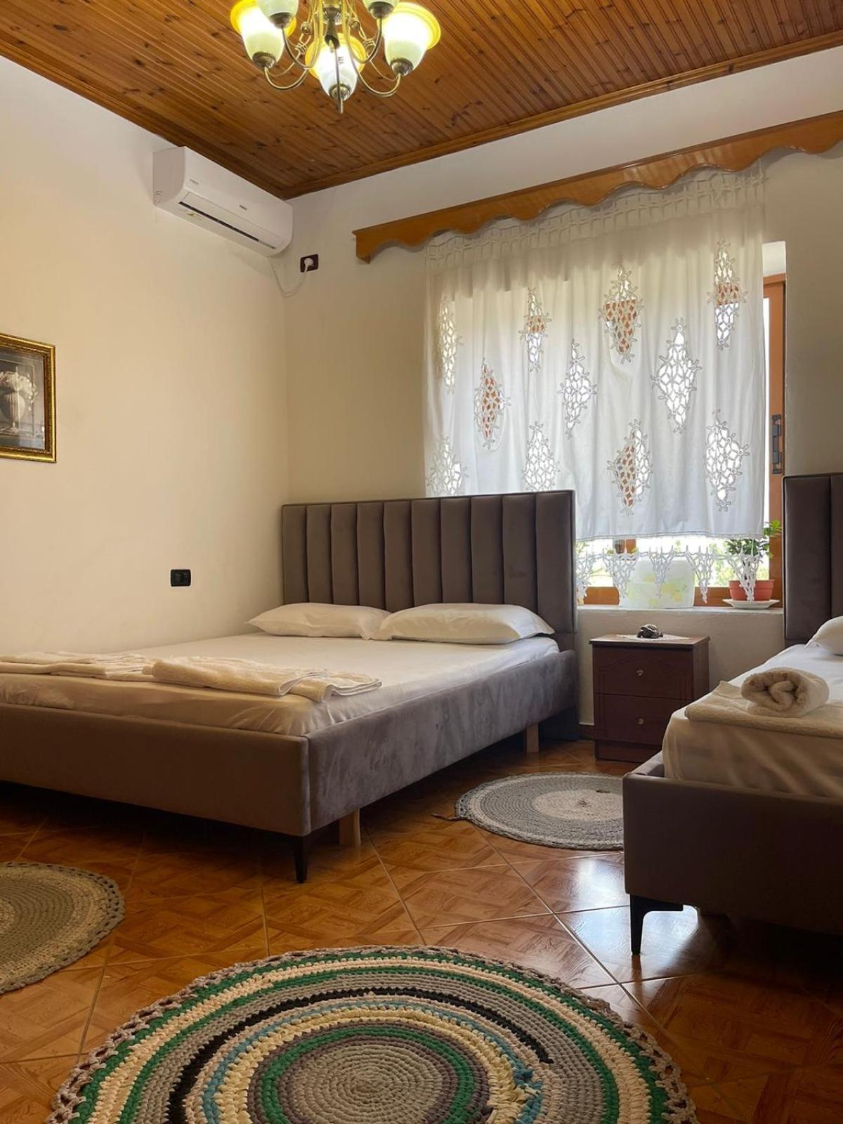 Guest House Lengo Гирокастра Экстерьер фото