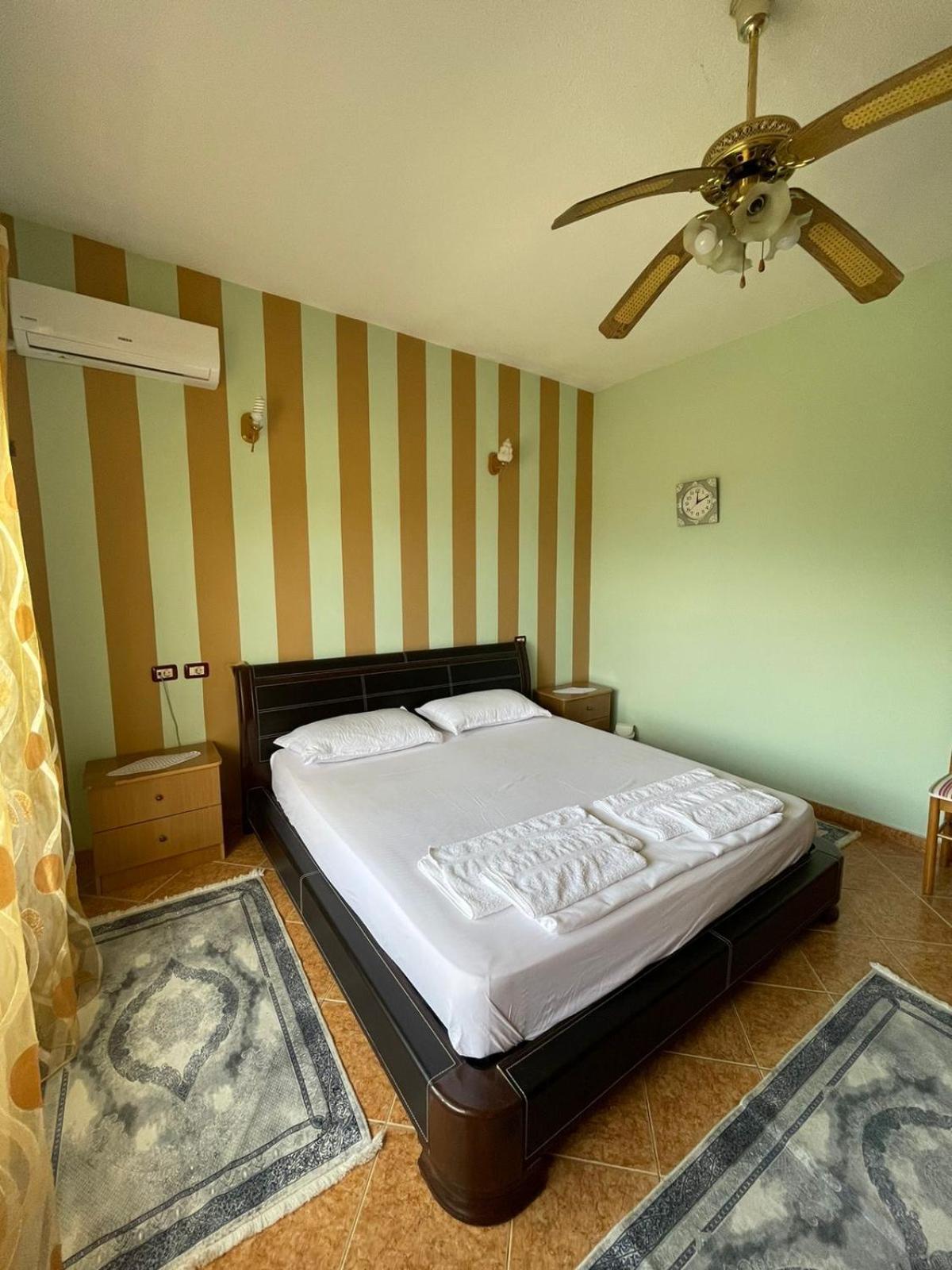 Guest House Lengo Гирокастра Экстерьер фото