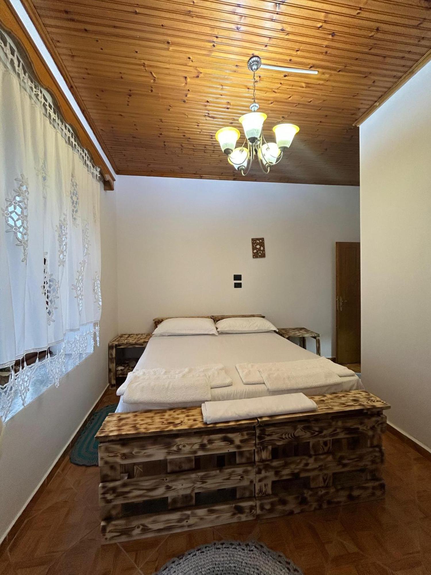 Guest House Lengo Гирокастра Экстерьер фото