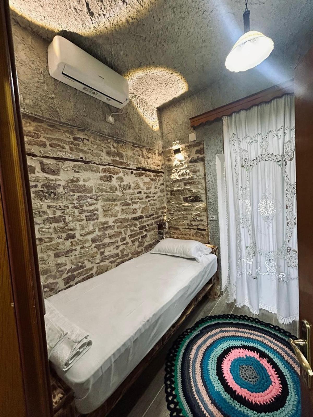 Guest House Lengo Гирокастра Экстерьер фото