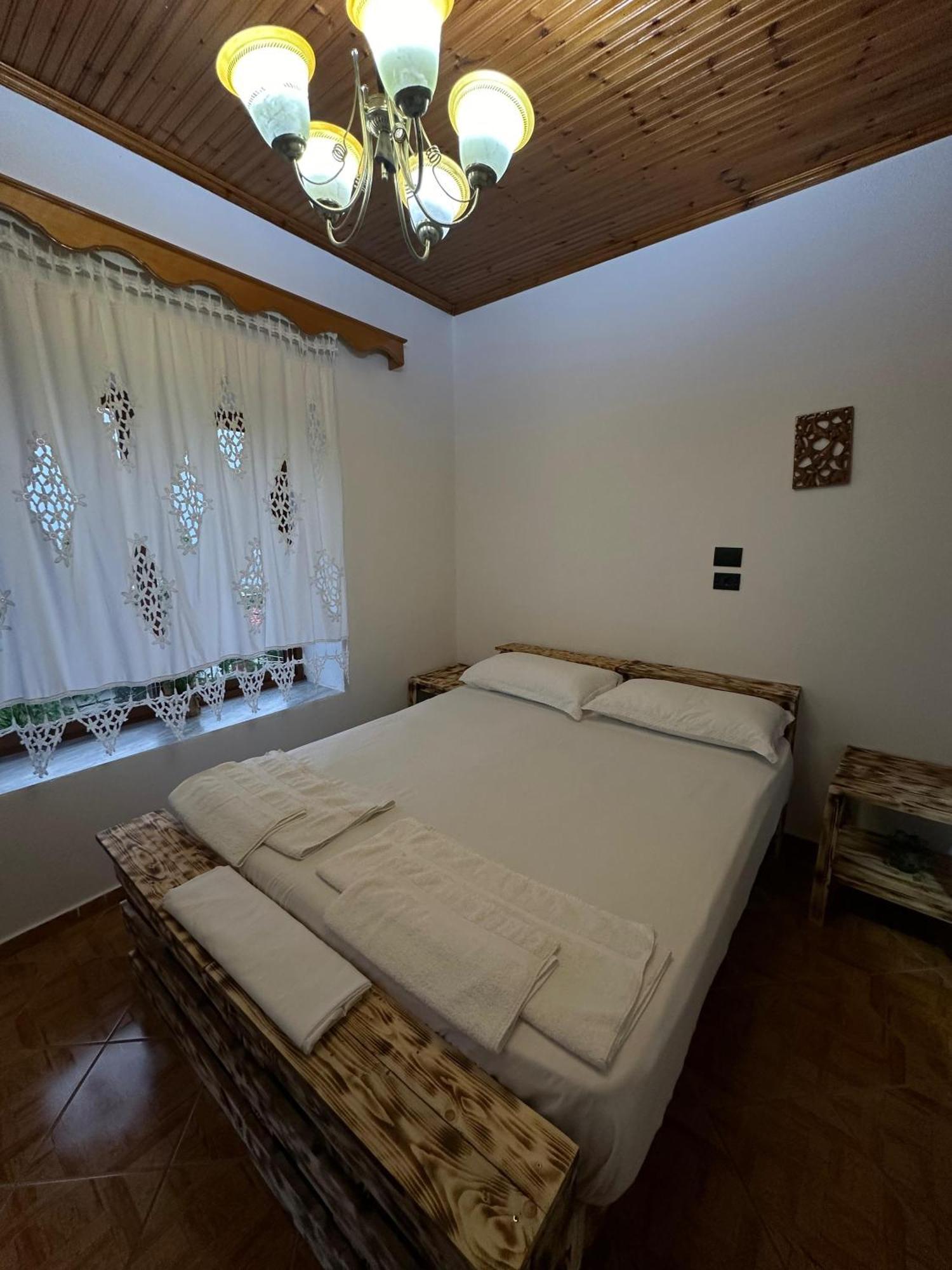Guest House Lengo Гирокастра Экстерьер фото