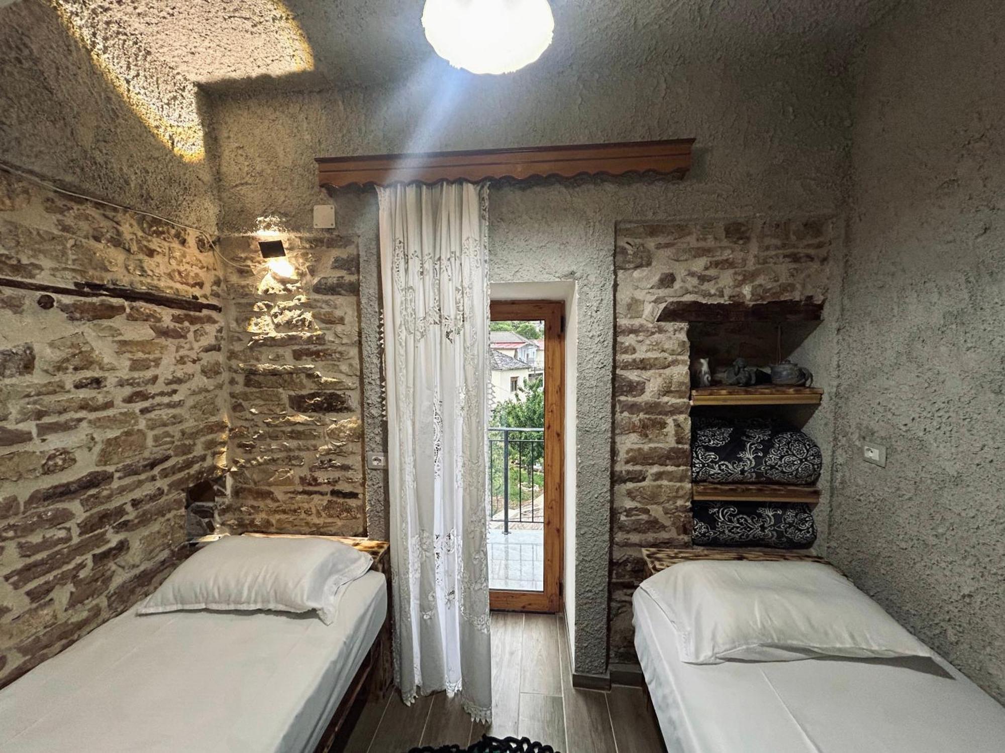 Guest House Lengo Гирокастра Экстерьер фото